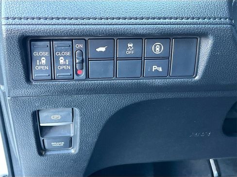 Used 2023 Honda Odyssey Touring image 10