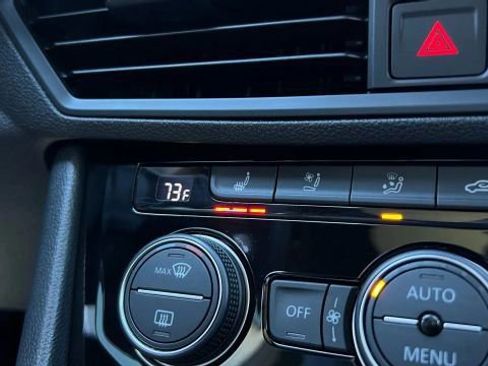 Used 2019 Volkswagen Jetta GLI Autobahn image 40