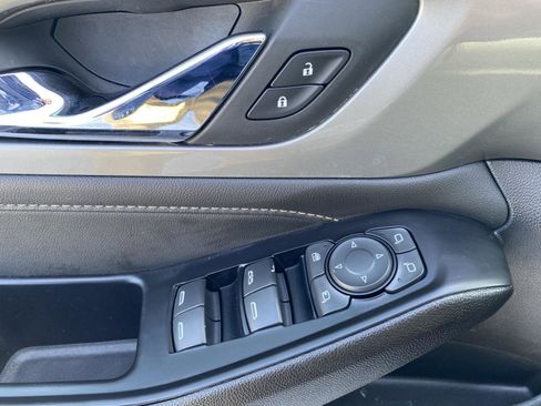 Used 2023 Chevrolet Traverse LT w/ LT Premium Package image 27