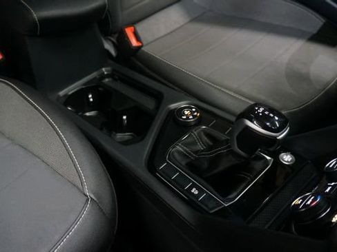 Certified 2024 Volkswagen Taos SE image 50