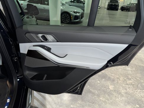 New 2026 BMW X5 xDrive40i w/ M Sport Package image 10