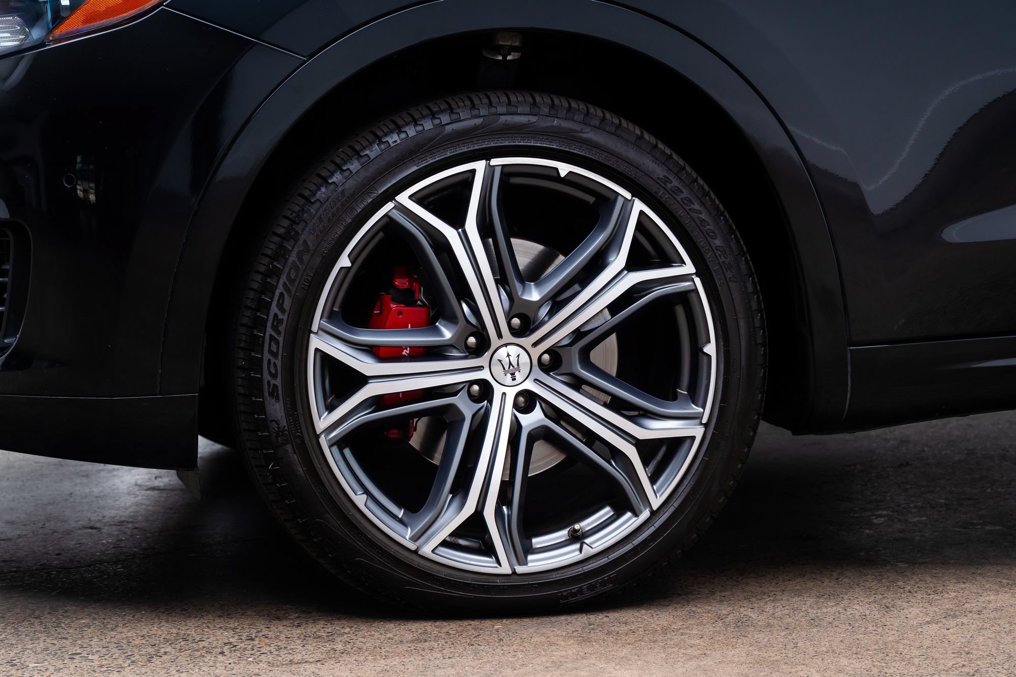 Used 2023 Maserati Levante GT AWD/4WD image 4