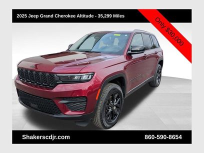 Used 2025 Jeep Grand Cherokee Altitude