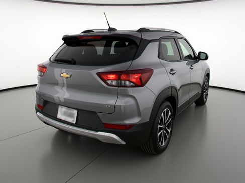 Used 2025 Chevrolet TrailBlazer LT image 9