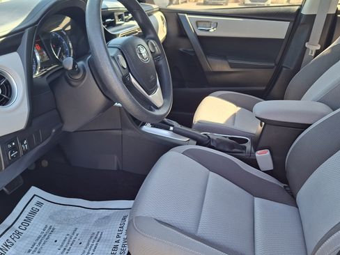 Used 2018 Toyota Corolla LE image 9