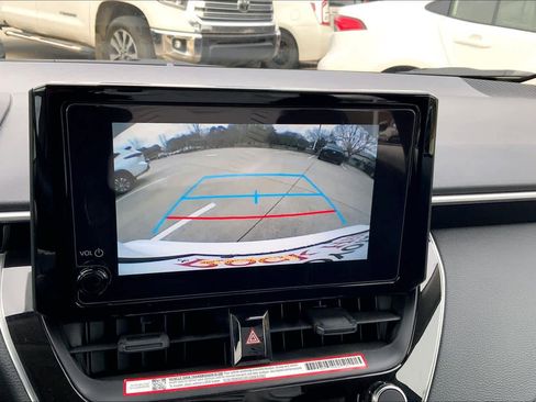 Used 2025 Toyota Corolla LE image 27