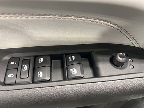 New 2025 Jeep Compass Limited w/ Sun & Sound Group image 9