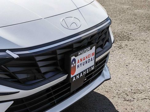New 2026 Hyundai Elantra Limited FWD image 6