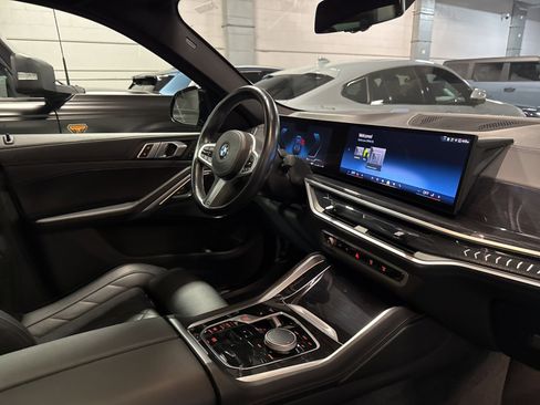 Used 2024 BMW X6 xDrive40i w/ Parking Assistance Package image 31