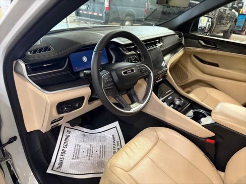 Certified 2025 Jeep Grand Cherokee Limited w/ Luxury Tech Group II image 43