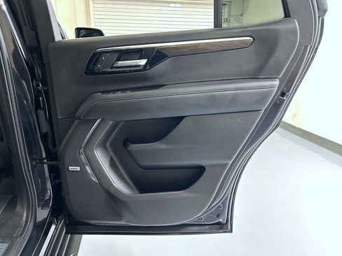 Certified 2025 Chevrolet Tahoe Premier AWD/4WD image 18