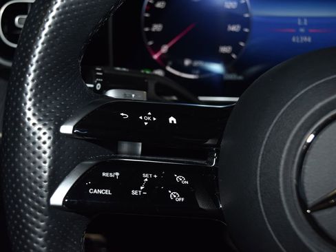 Used 2023 Mercedes-Benz C 300 4MATIC Sedan image 10