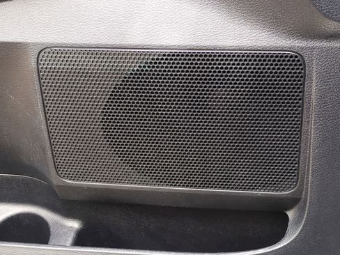 Used 2014 Toyota Tundra Limited w/ Limited Premium Package image 32