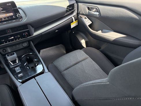 New 2026 Nissan Rogue SV FWD image 17