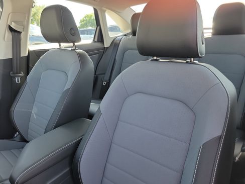 New 2026 Volkswagen Jetta SE FWD image 18