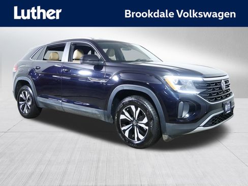 Certified 2025 Volkswagen Atlas Cross Sport SE image 1