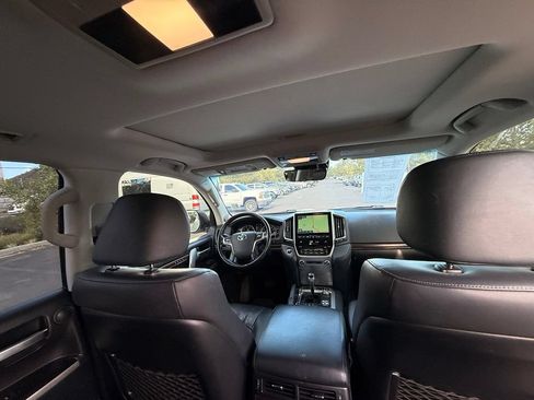 Used 2019 Toyota Land Cruiser w/ Carpet Mat Package AWD/4WD image 18