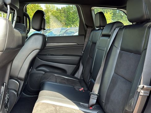 Used 2021 Jeep Grand Cherokee Laredo X image 27