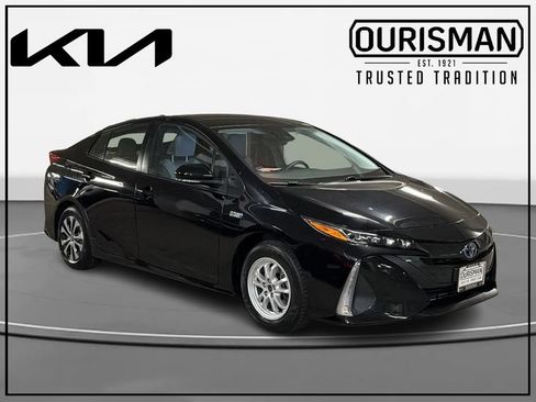 Used 2022 Toyota Prius Prime LE FWD image 1