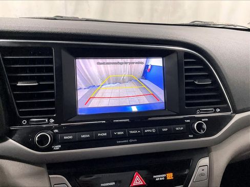 Used 2018 Hyundai Elantra SEL image 19