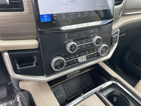 Used 2023 Ford Expedition Limited RWD image 19