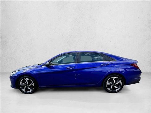 Used 2023 Hyundai Elantra Limited FWD image 6