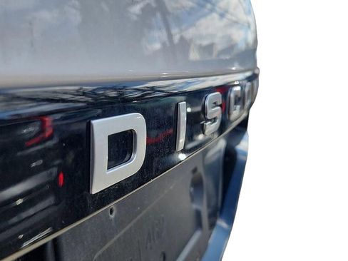 Used 2024 Land Rover Discovery S image 30