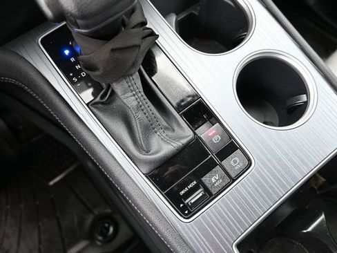 Used 2025 Toyota Sienna LE image 20