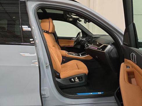 Used 2024 BMW X5 xDrive50e w/ M Sport Package AWD/4WD image 6