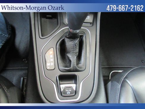 Used 2019 Jeep Cherokee Latitude Plus FWD image 48