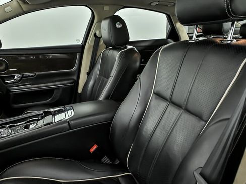 Used 2012 Jaguar XJ Supercharged RWD image 20