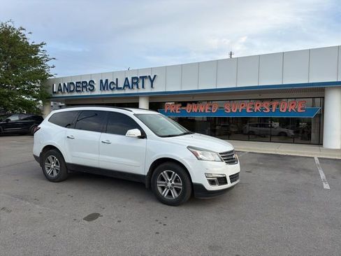 Used 2017 Chevrolet Traverse LT w/ Traveler's Package image 1