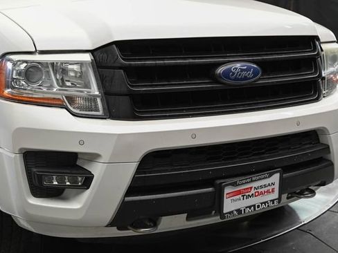 Used 2017 Ford Expedition Max Platinum AWD/4WD image 3