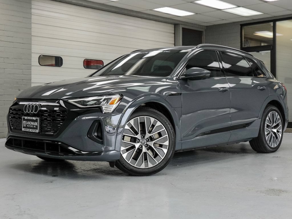 Used 2024 Audi Q8 e-tron Prestige w/ Prestige Package AWD/4WD image 2