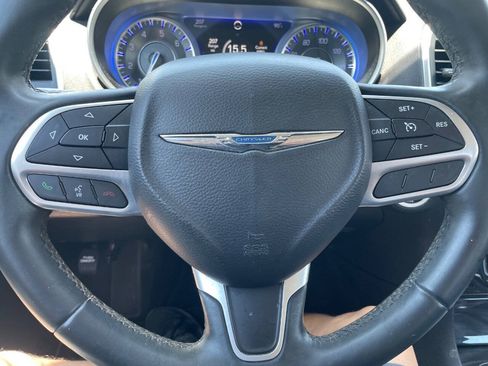 Used 2017 Chrysler 300 Limited RWD image 16