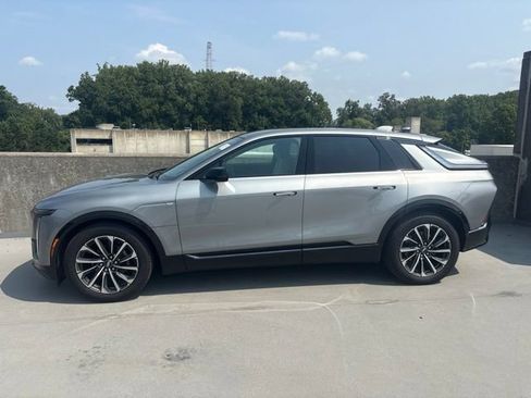 Used 2025 Cadillac Lyriq Sport AWD/4WD image 2