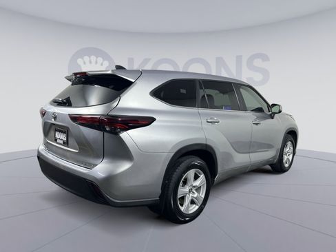 Used 2024 Toyota Highlander LE image 7