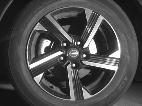 Used 2025 Nissan Sentra SV FWD image 14