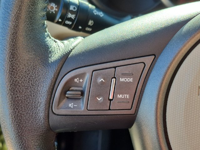 Used 2012 Kia Soul ! FWD image 17
