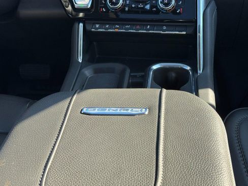 Used 2024 GMC Sierra 2500 Denali w/ Denali Reserve Package image 14