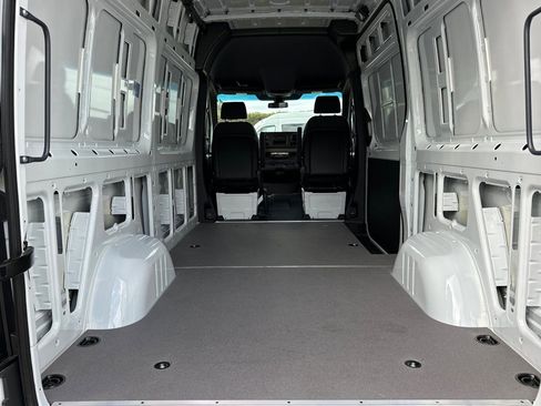 New 2025 Mercedes-Benz Sprinter 2500 image 30