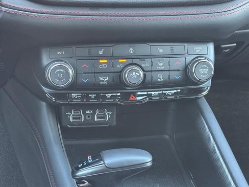 Used 2025 Dodge Durango GT w/ Trailer Tow Group IV AWD/4WD image 16