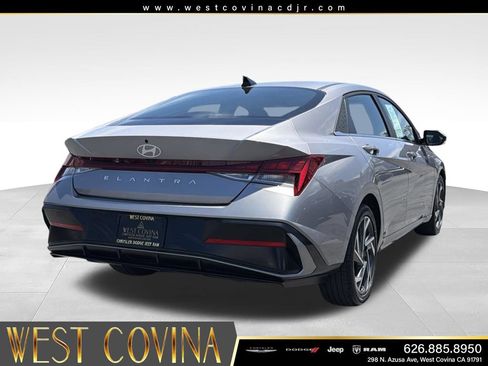 Used 2025 Hyundai Elantra SEL FWD image 10