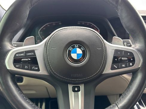 Used 2022 BMW X7 xDrive40i w/ M Sport Package image 23