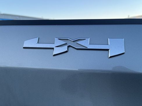 Certified 2025 GMC Sierra 1500 SLT AWD/4WD image 40