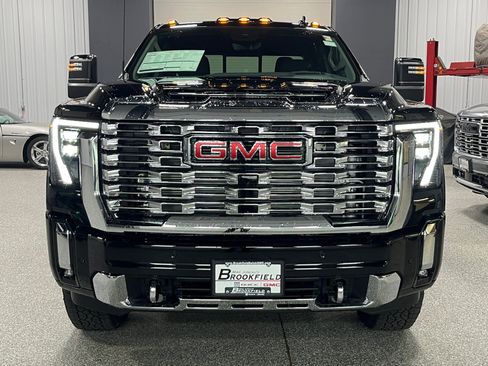 New 2025 GMC Sierra 3500 Denali w/ Denali Reserve Package image 8