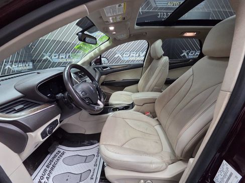 Used 2018 Lincoln MKC Reserve image 17