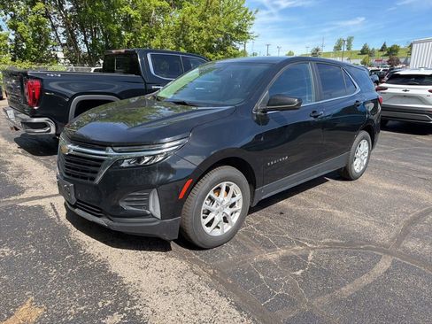 Certified 2022 Chevrolet Equinox LT AWD/4WD image 1