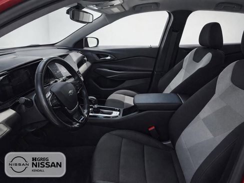 Used 2025 Chevrolet Trax RS w/ Driver Confidence Package FWD image 6