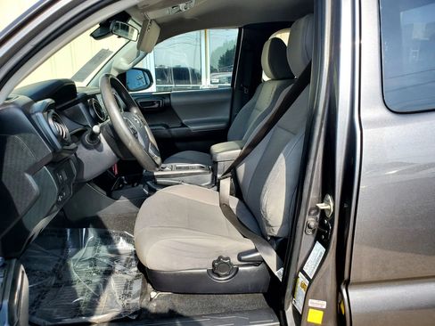 Used 2020 Toyota Tacoma SR w/ SR Convenience Package RWD image 39